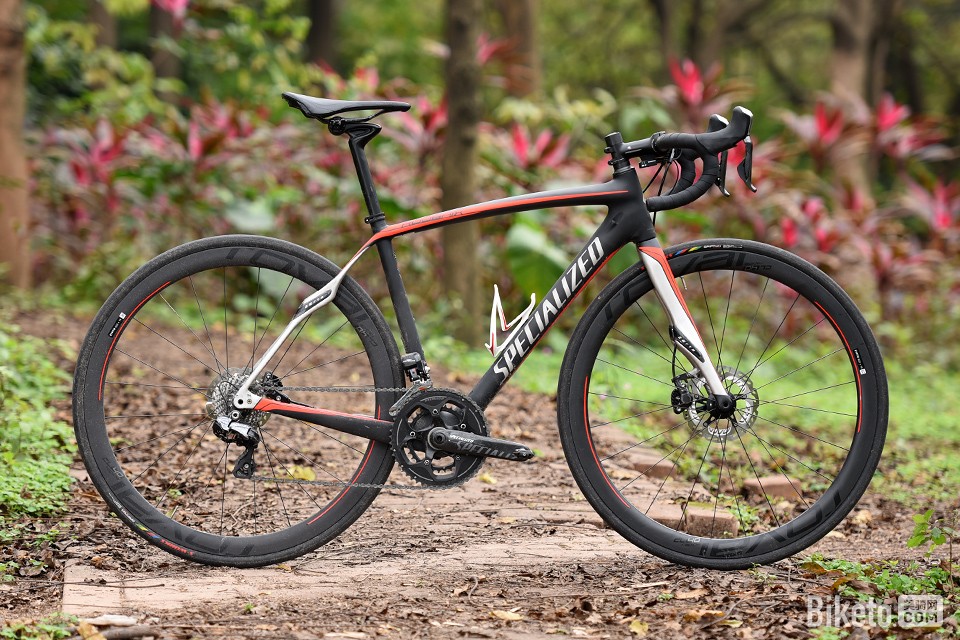 鲁贝五冠王：Specialized Roubaix Pro Race Disc 评测鲁贝五冠王：Specialized Roubaix Pro Race Disc 评测